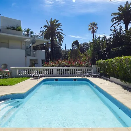 Apartment Divona - 1 Bedroom Apartment, Pool & 5min Away