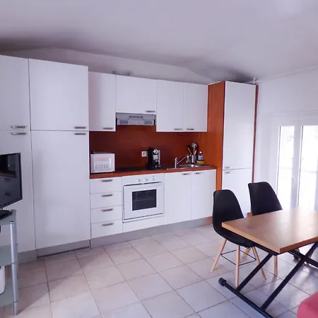 Apartment Divona - 1 Bedroom Apartment, Pool & 5min Away Cannes