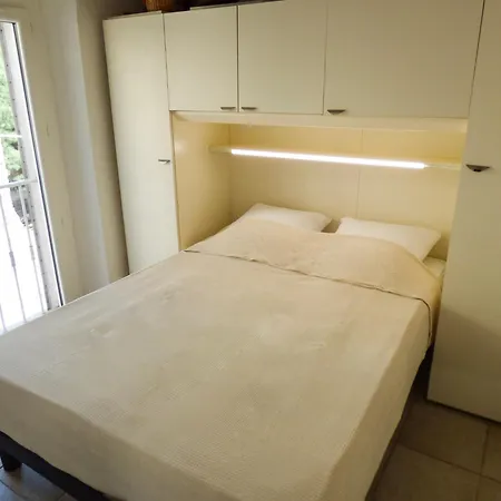 Apartment Divona - 1 Bedroom Apartment, Pool & 5min Away Cannes